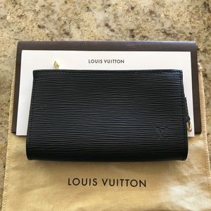 LOUIS VUITTON EPI POCHETTE WRISTLET NEVER USED GORGEOUS